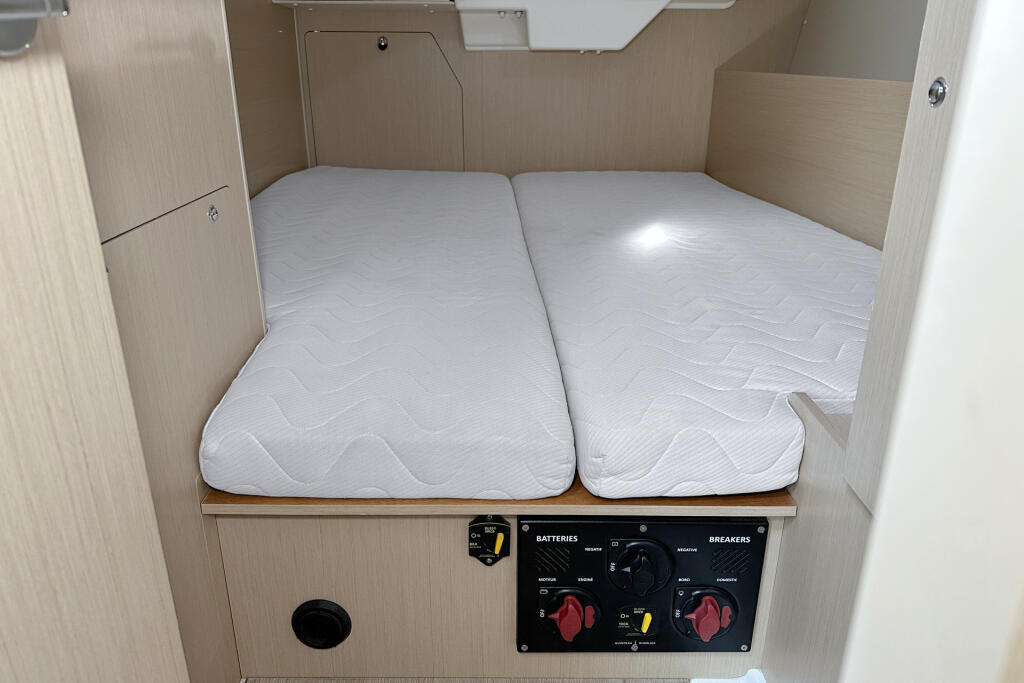 Oceanis 38.1 Tena