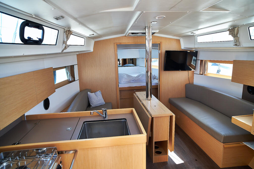 Oceanis 38.1 Mici