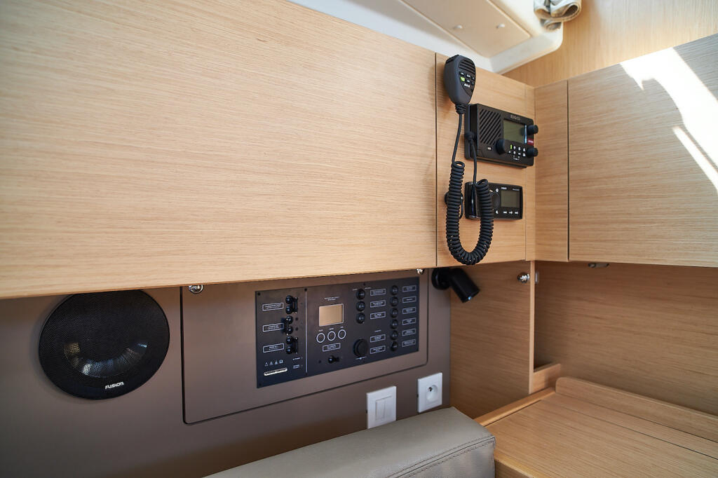 Oceanis 38.1 Mici