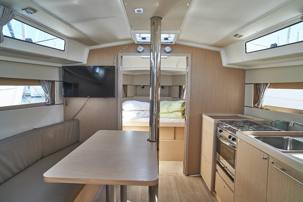 Oceanis 38.1 La Rose