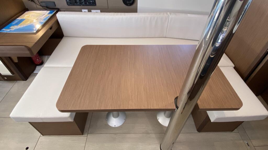 Oceanis 38.1 Maja