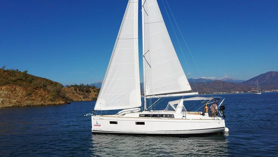 Oceanis 38.1 Rosa Bella