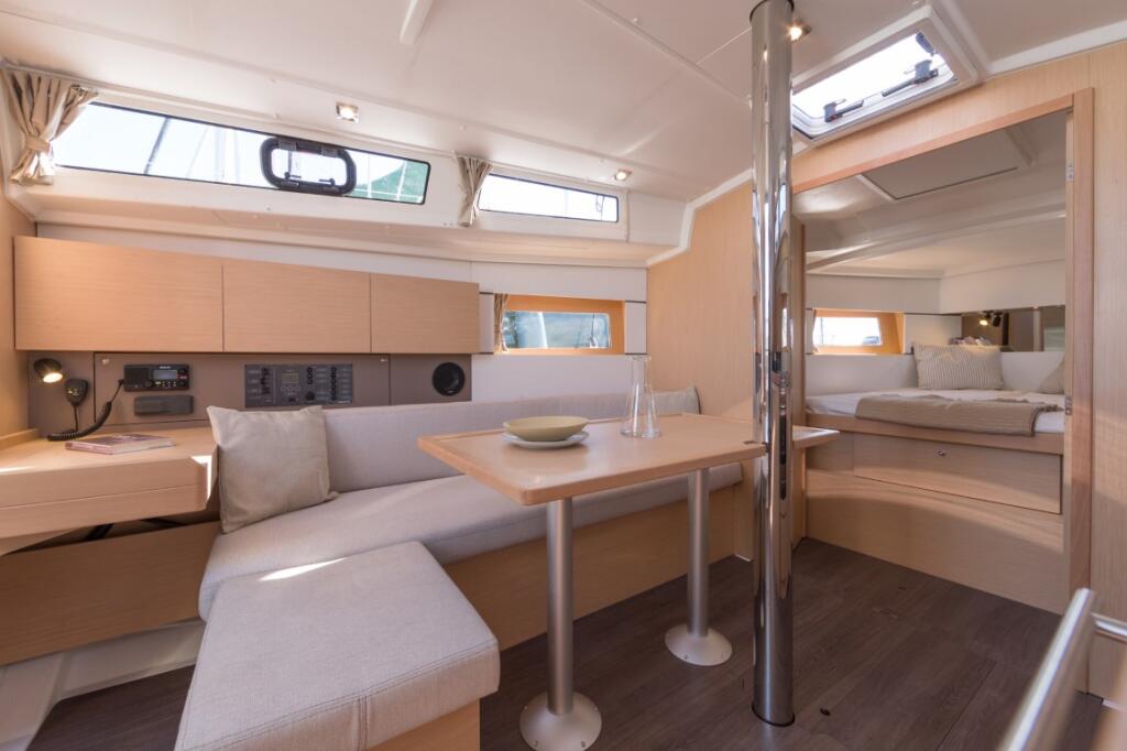 Oceanis 38.1 Teodora