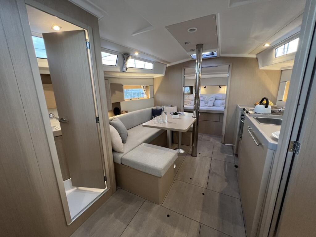 Oceanis 38.1 Jana