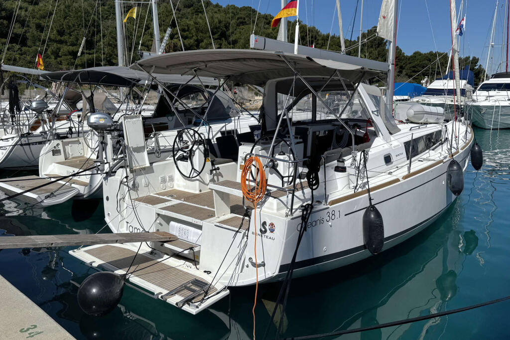 Oceanis 38.1 Tamara