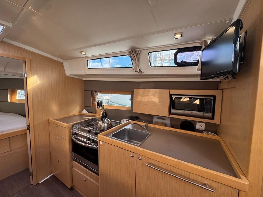 Oceanis 38.1 Delfino