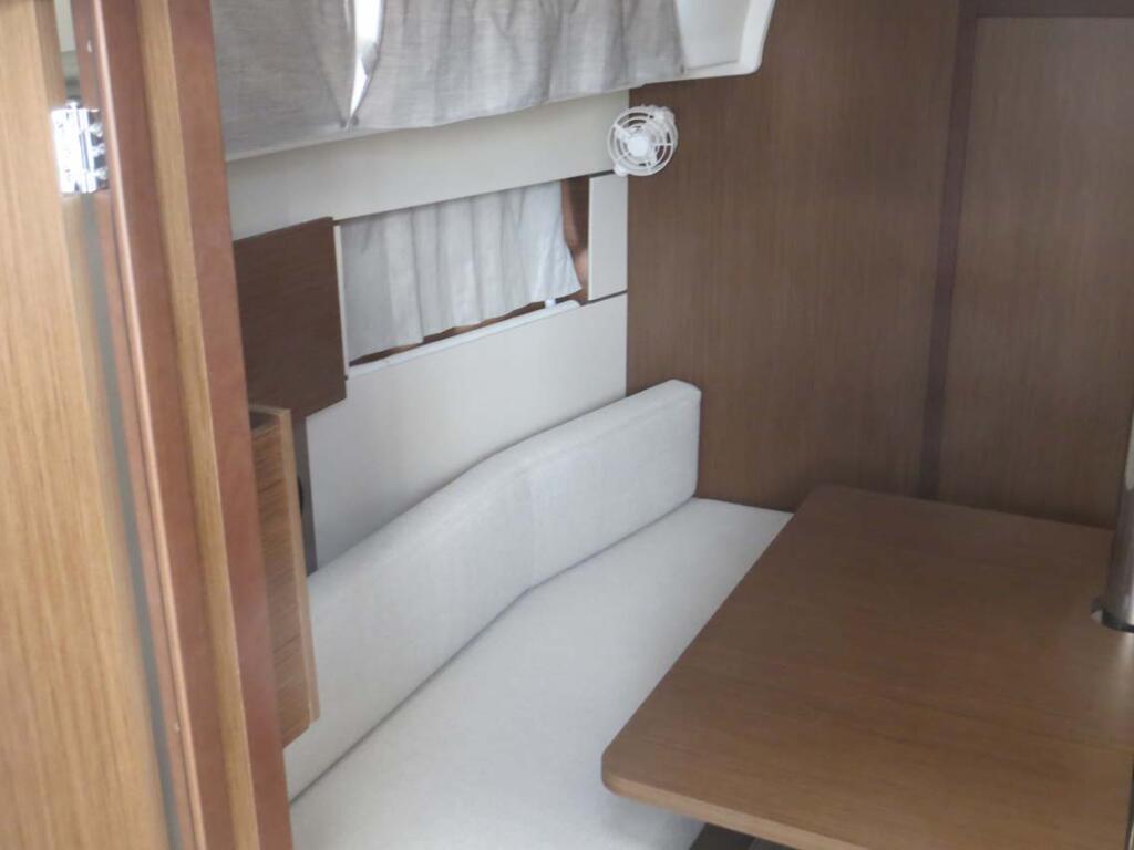 Oceanis 38.1 Eleven