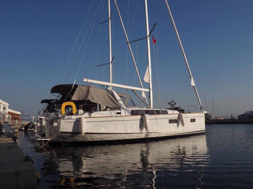 Oceanis 38.1 Ida