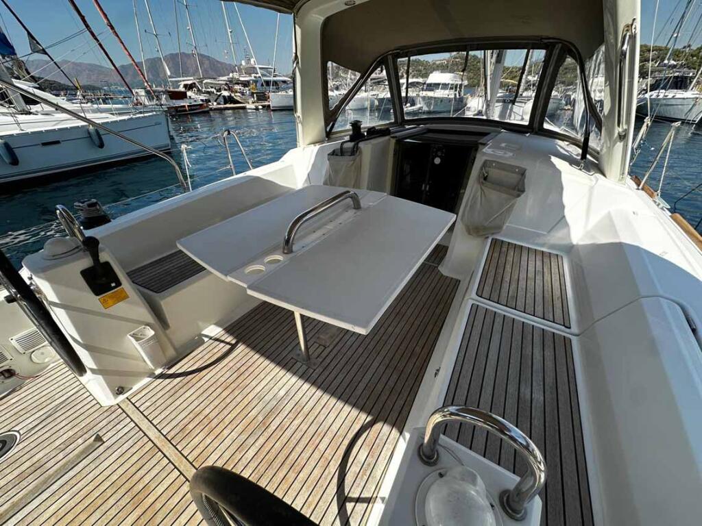 Oceanis 38.1 Ida
