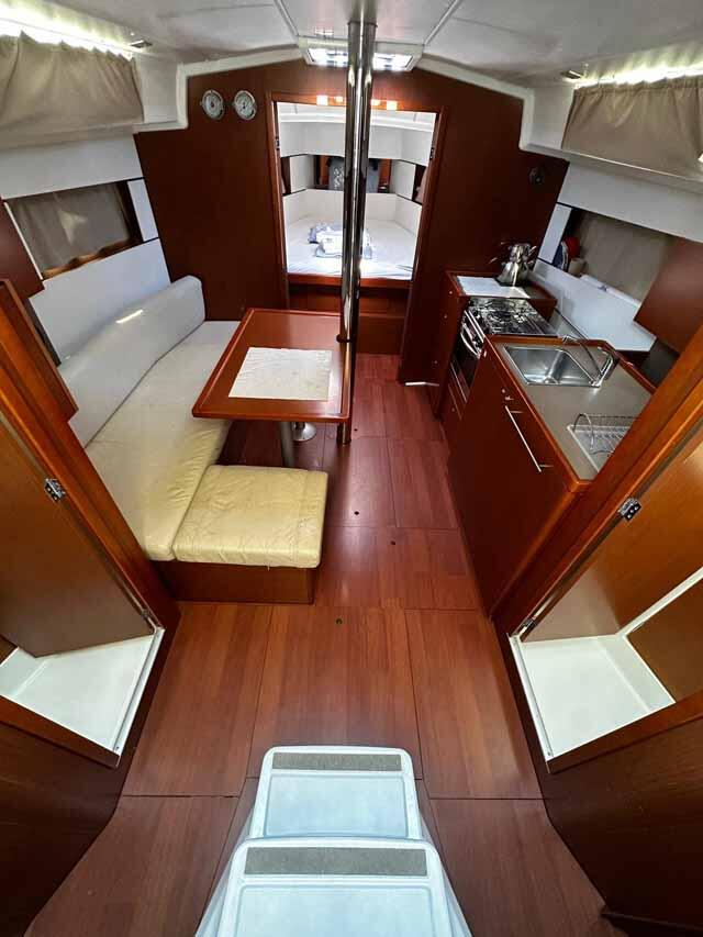 Oceanis 38.1 Ida