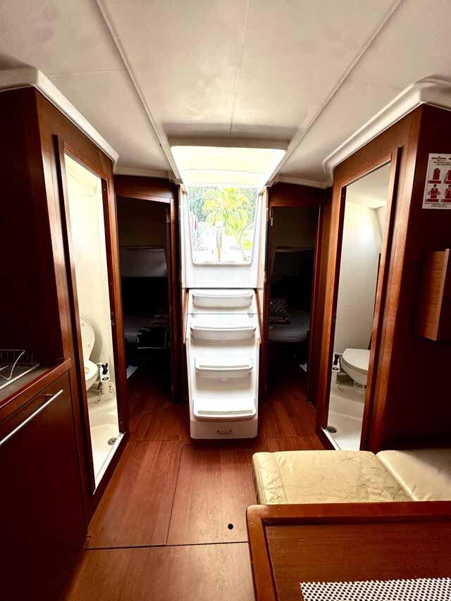 Oceanis 38.1 Ida