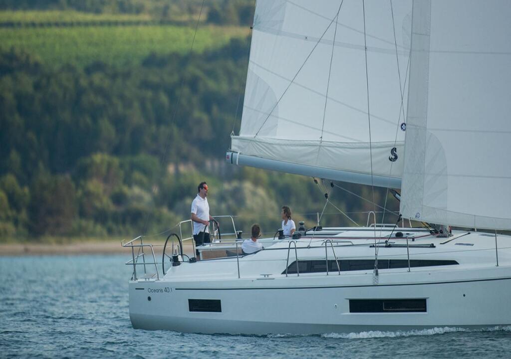 Oceanis 40.1 ALHUCHAR 5
