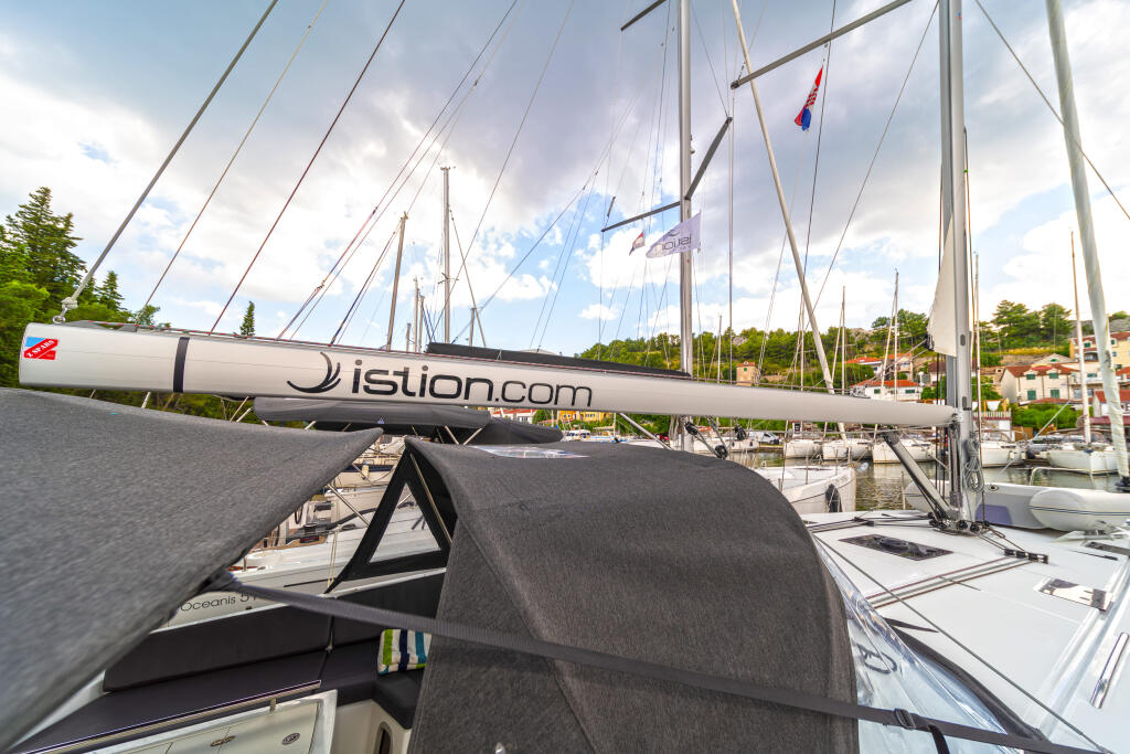 Oceanis 40.1 First Touch