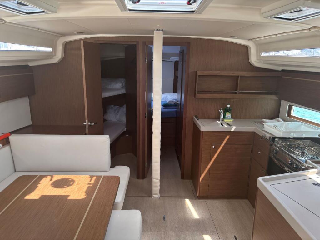 Oceanis 40.1 KONSTANTINOS IV
