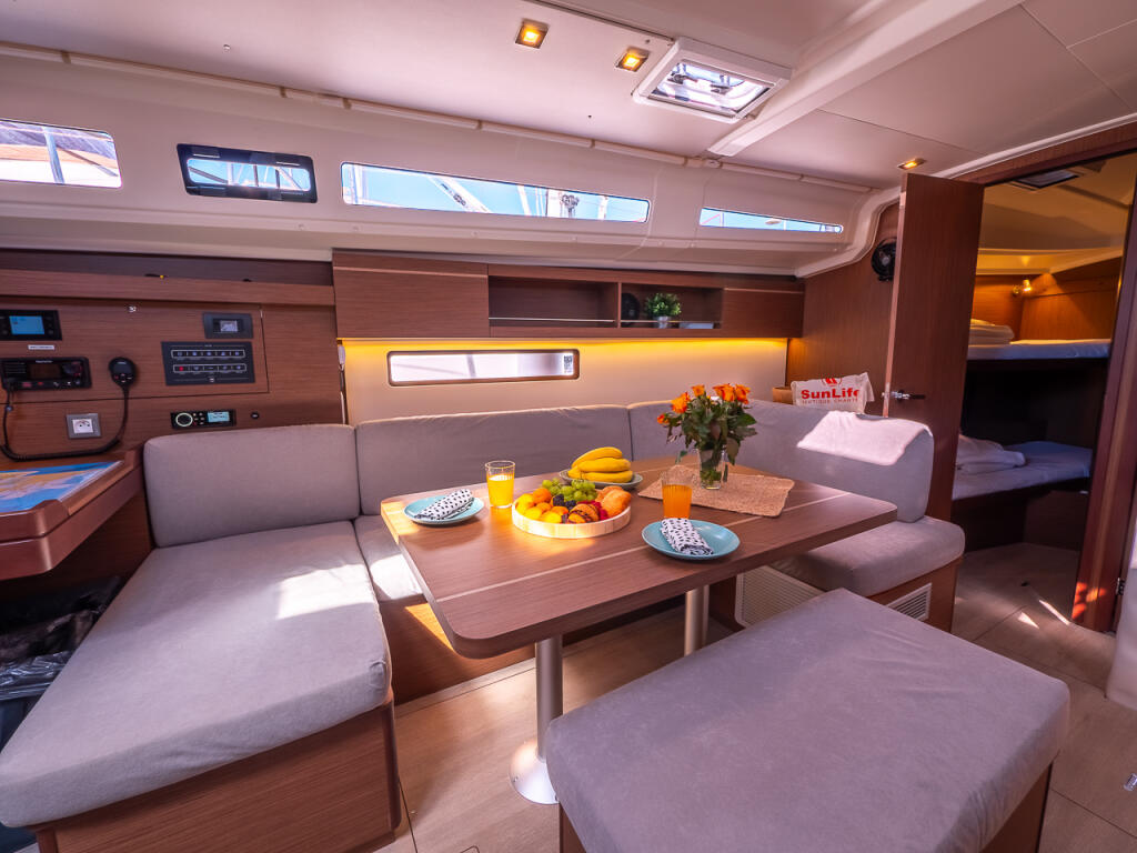 Oceanis 40.1 Mamma Mia