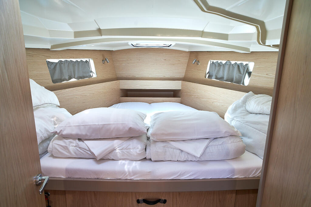 Oceanis 41.1 White Beauty