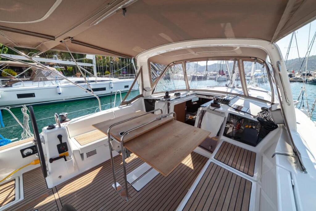 Oceanis 41.1 Sail Orion