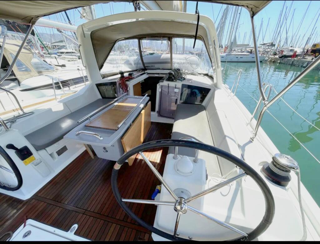 Oceanis 41.1 Black Lion