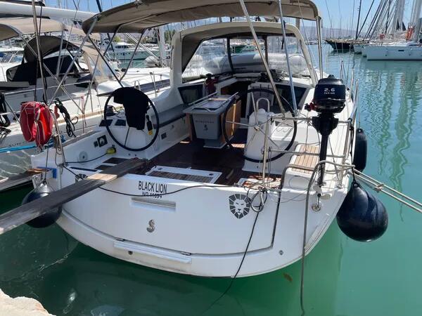 Oceanis 41.1 Black Lion