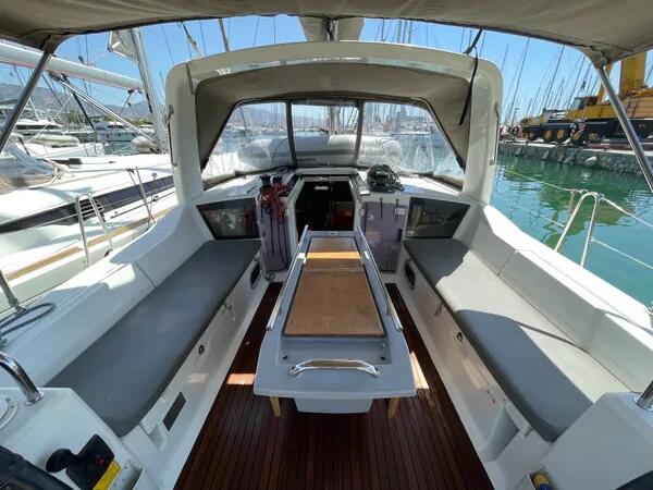 Oceanis 41.1 Black Lion