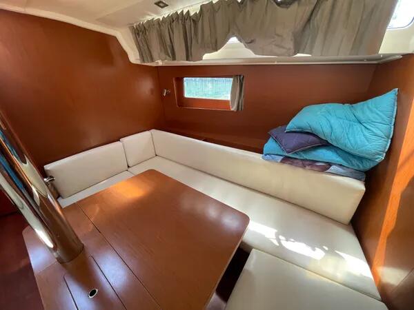Oceanis 41.1 Black Lion
