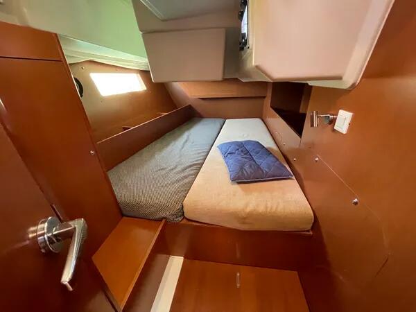 Oceanis 41.1 Black Lion
