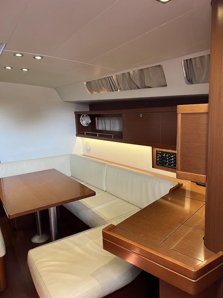 Oceanis 45 Beautiful Love