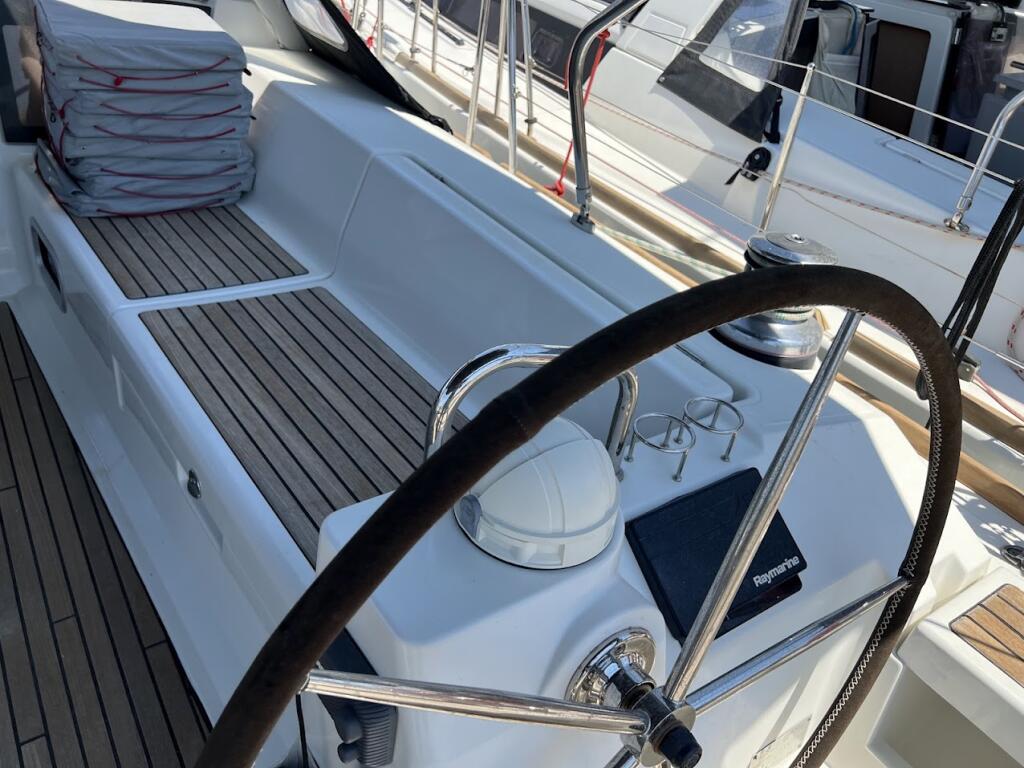 Oceanis 45 Beautiful Love