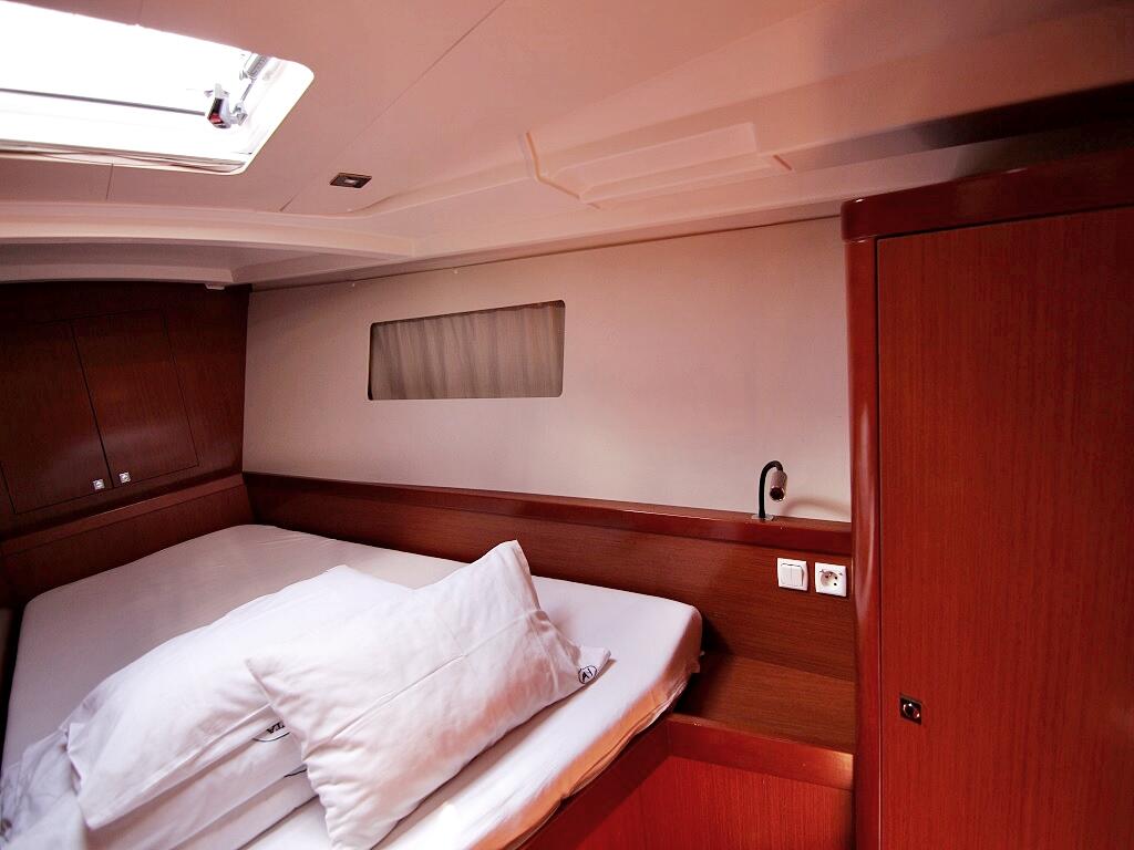 Oceanis 45 Golden Dreams