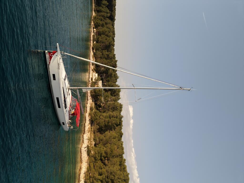 Oceanis 46.1 Bumblebee