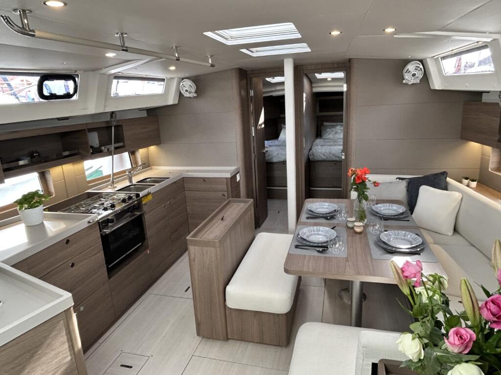 Oceanis 47 Tide Of Your Life