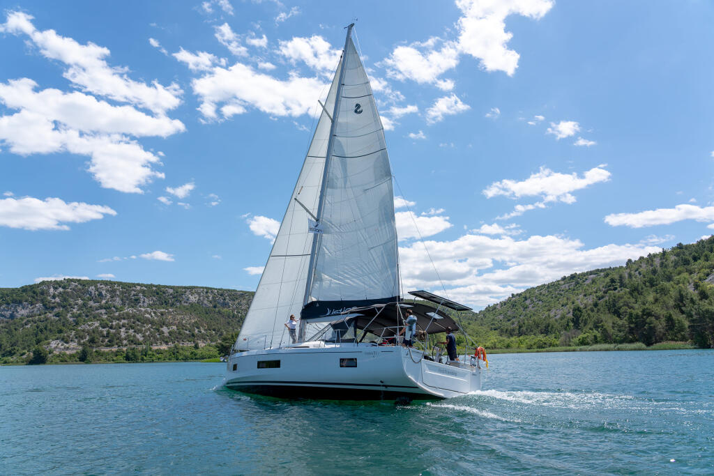 Oceanis 51.1 First Friendship