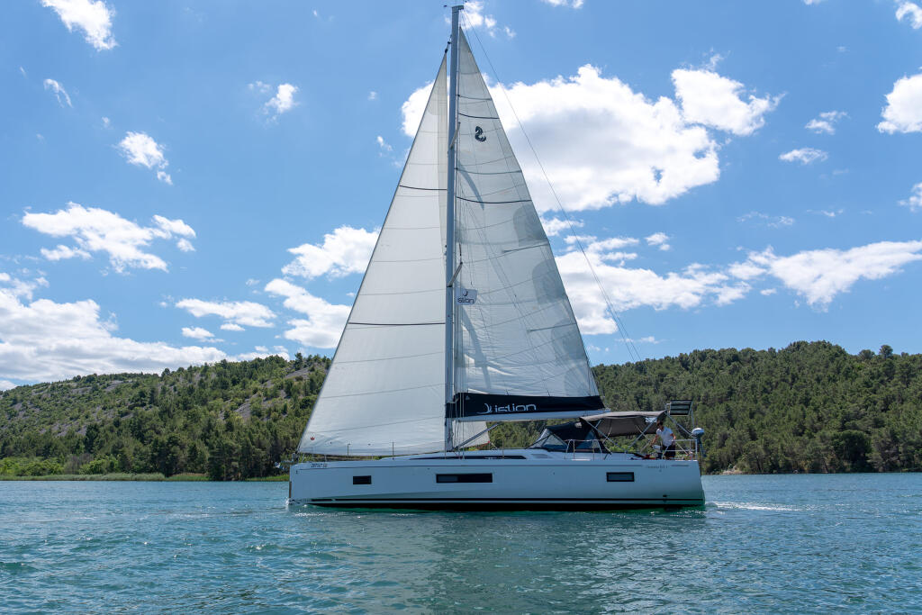 Oceanis 51.1 First Friendship