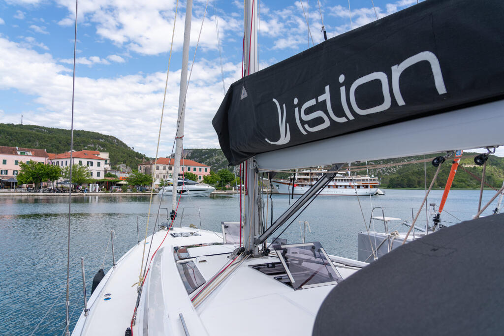 Oceanis 51.1 First Friendship