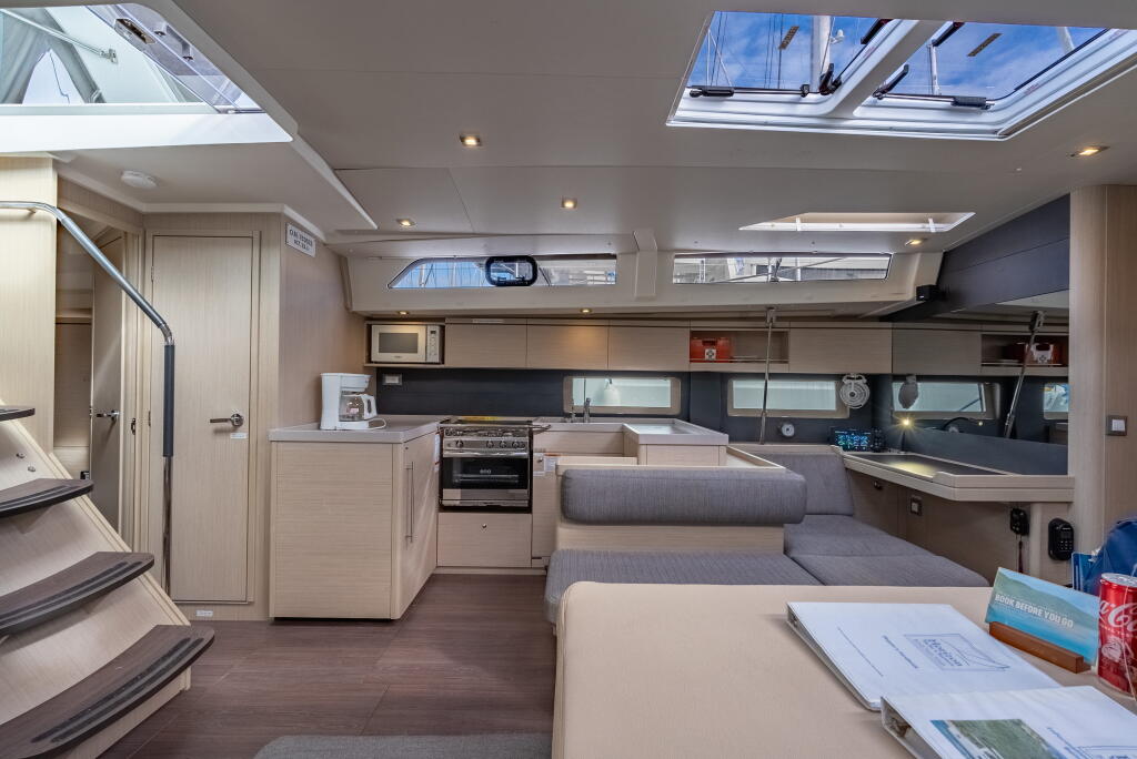 Oceanis 51.1 Sunday Girl