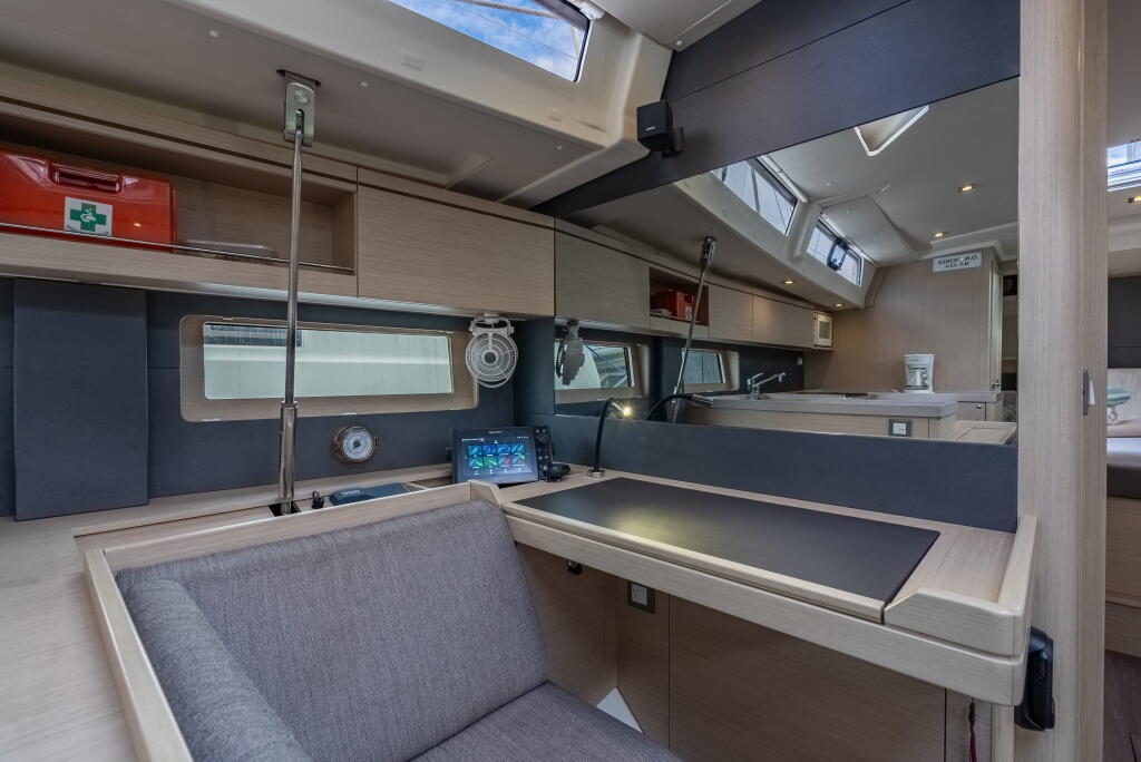 Oceanis 51.1 Sunday Girl