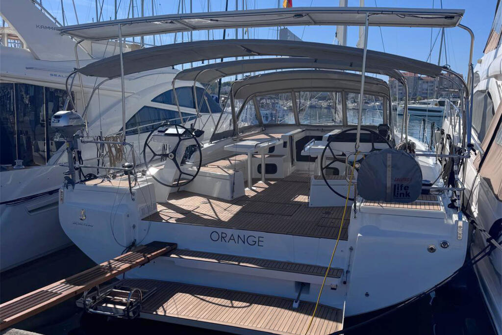 Oceanis 52 Orange