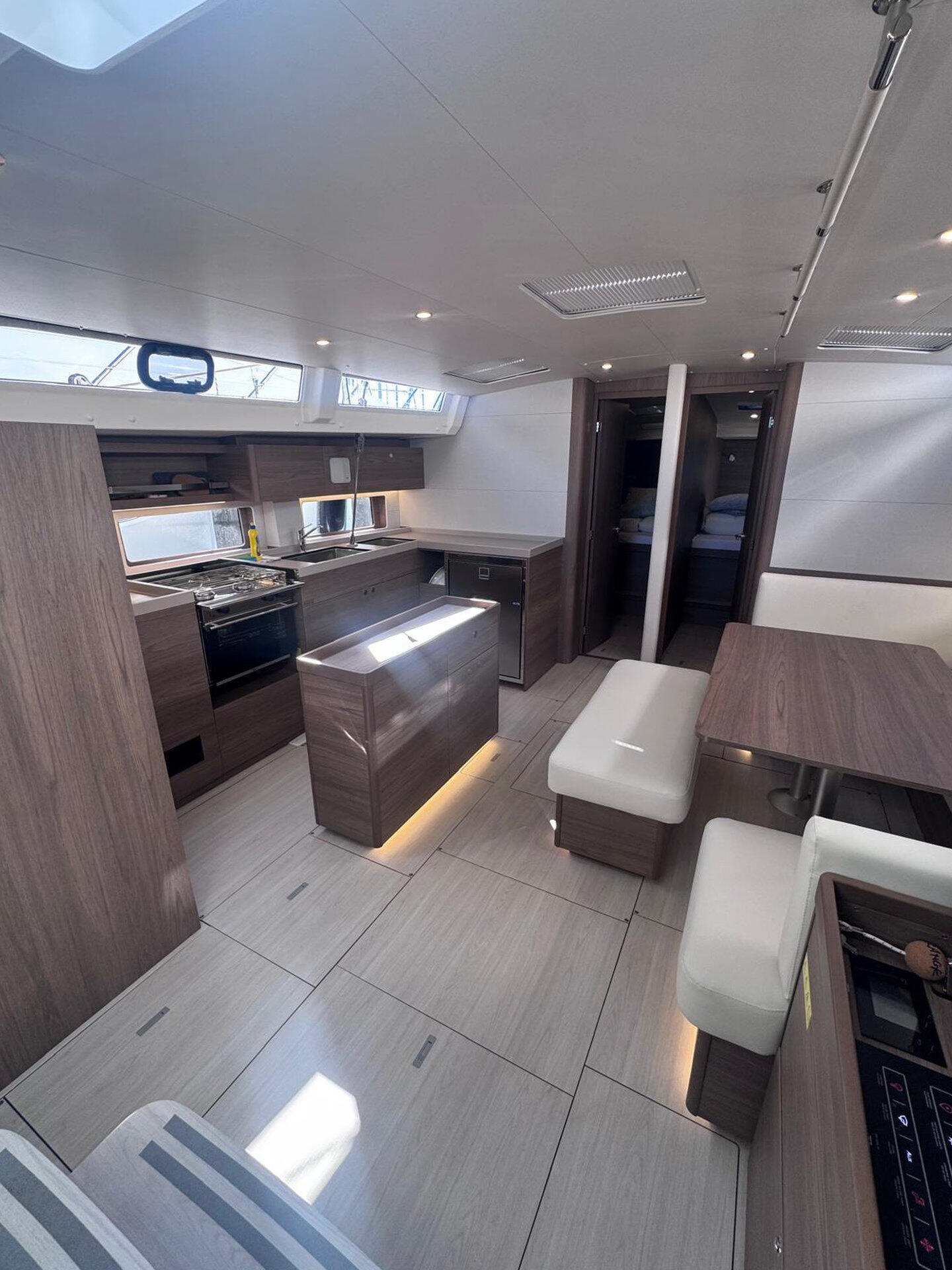 Oceanis 52 Orange