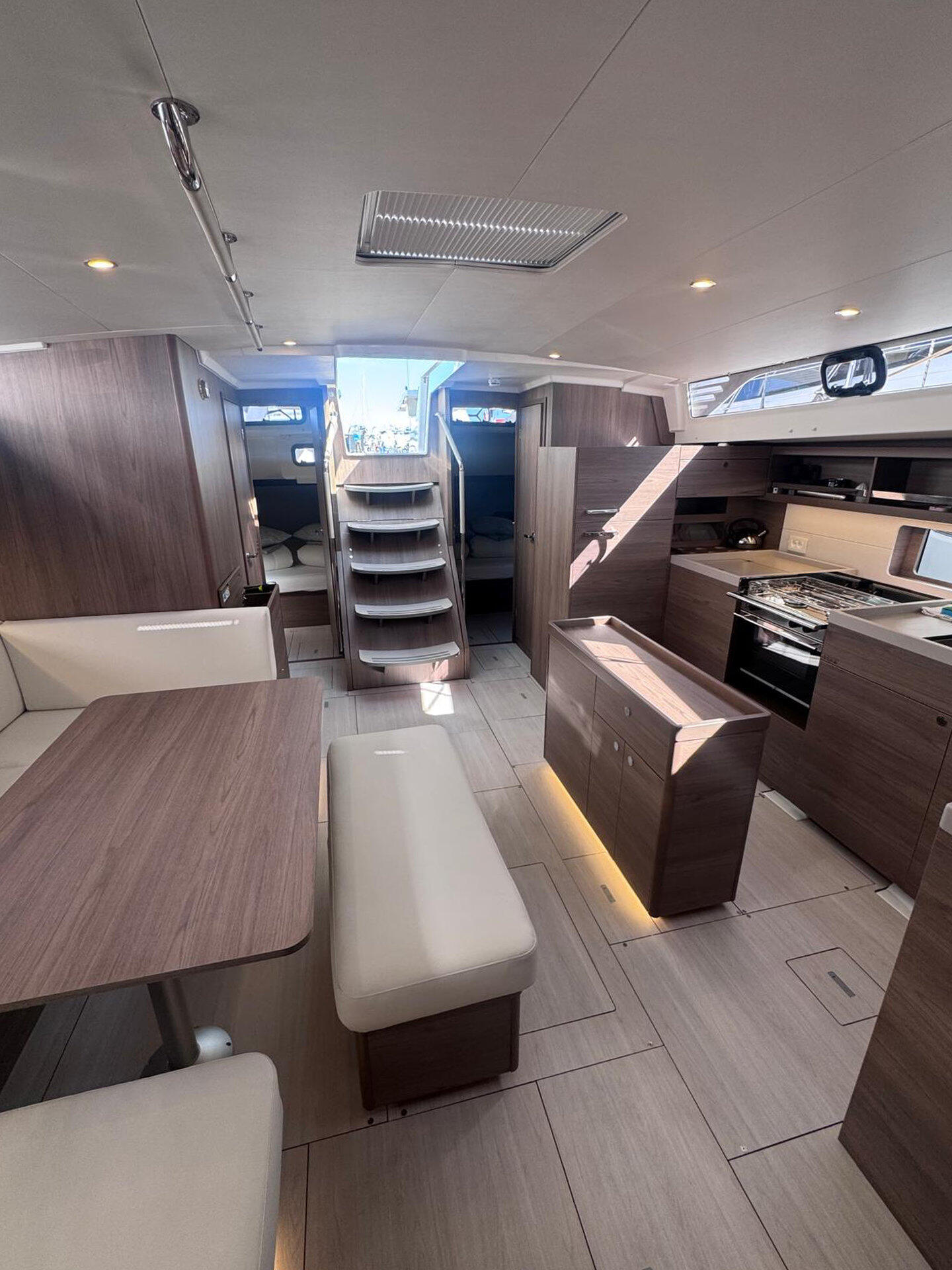 Oceanis 52 Orange