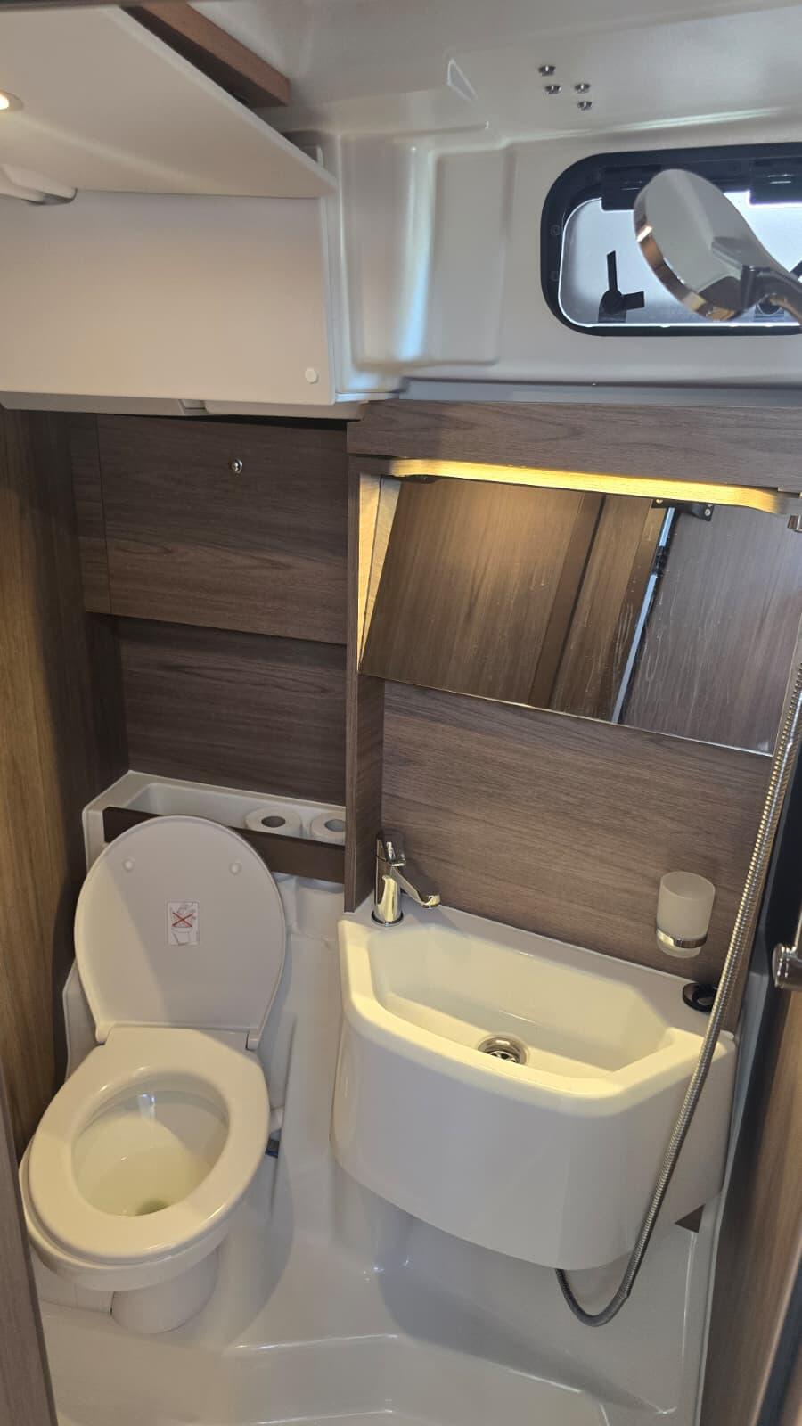 Oceanis 52 Orange
