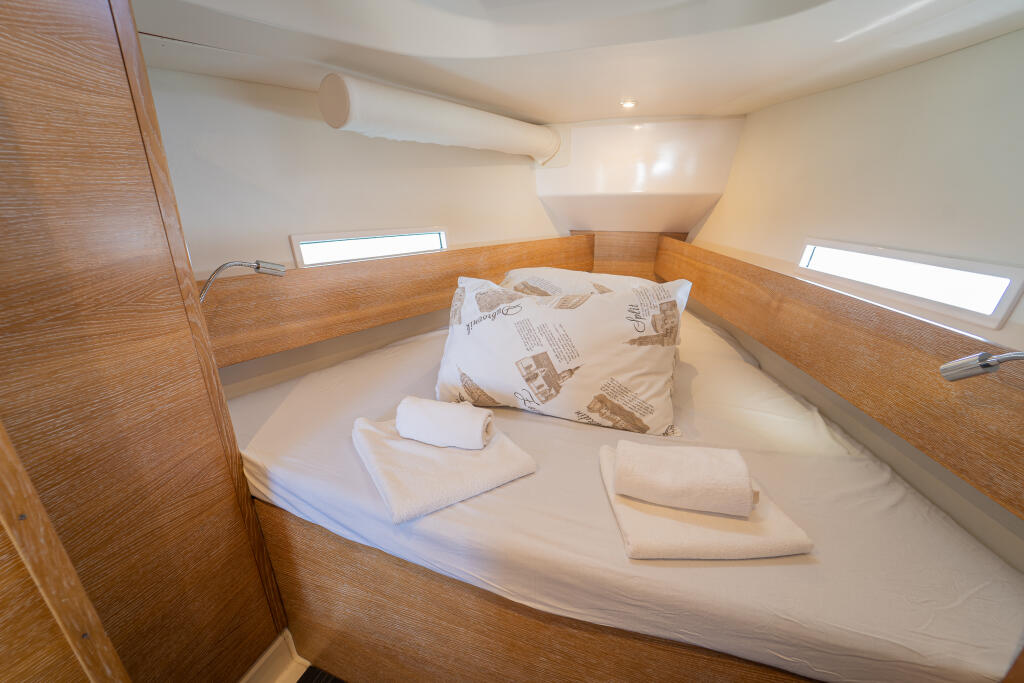 Salona 380 Navis Celere