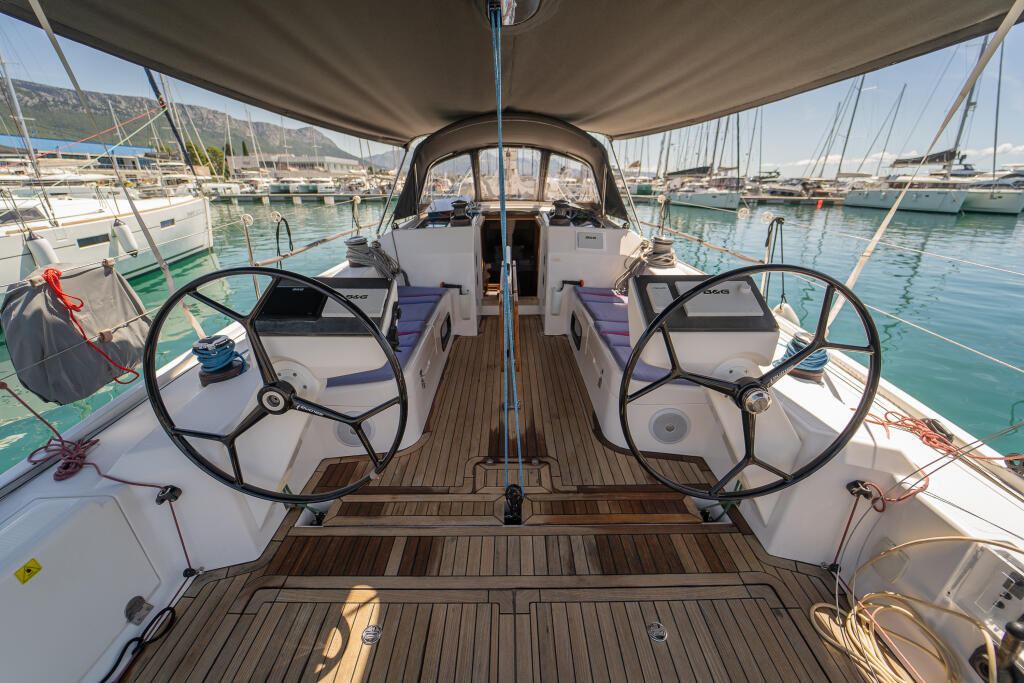 Salona 380 Navis Celere