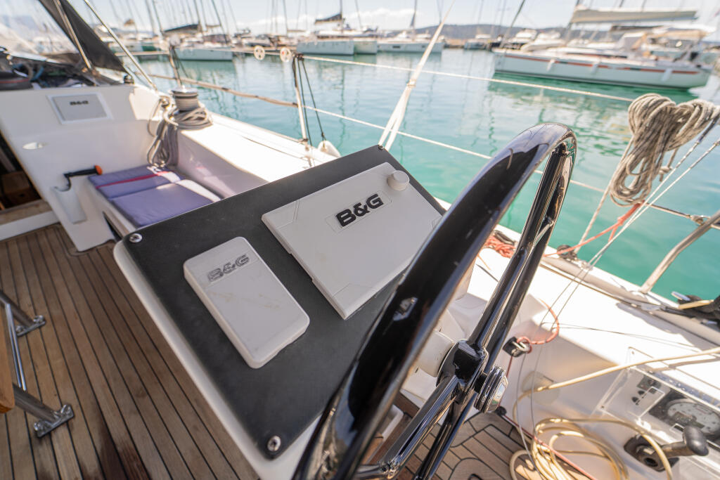 Salona 380 Navis Celere