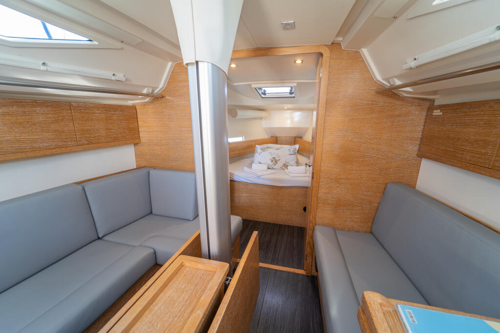 Salona 380 Navis Celere