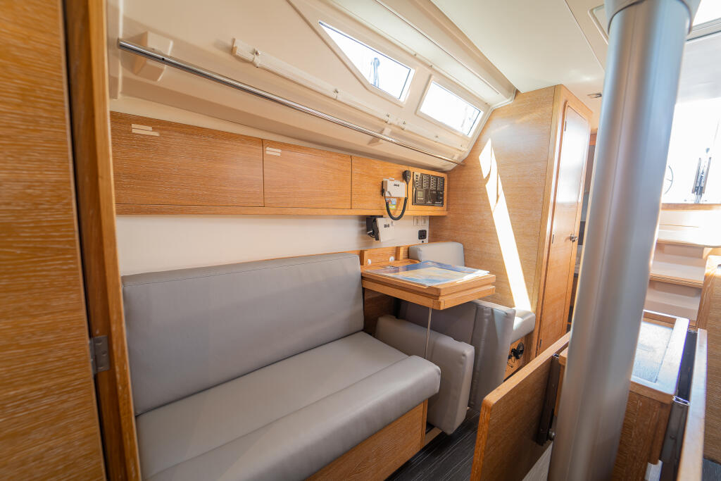 Salona 380 Navis Celere