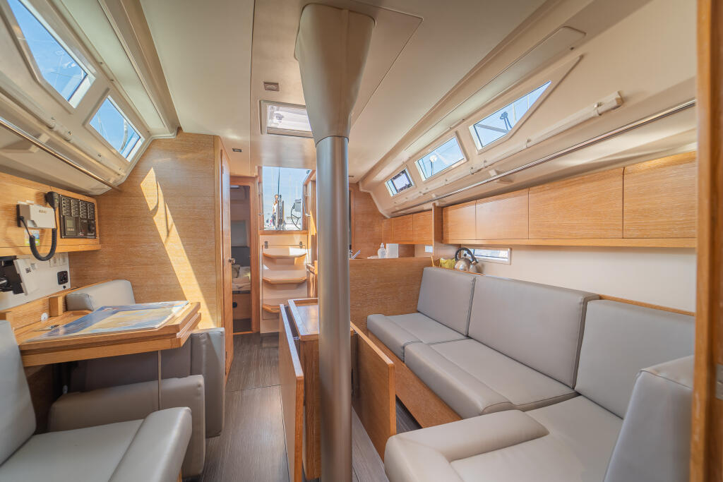 Salona 380 Navis Celere