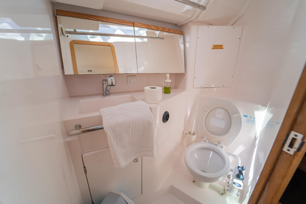Salona 380 Navis Celere