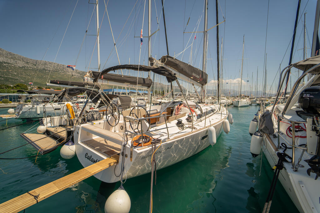 Salona 44 Calanthe