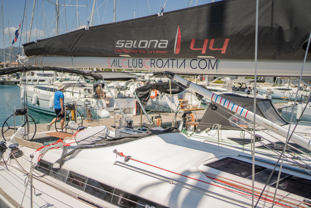 Salona 44 Calanthe