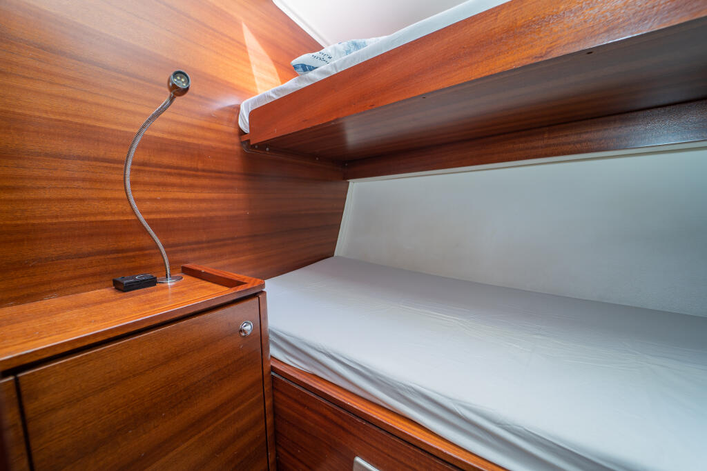 Salona 44 Calanthe